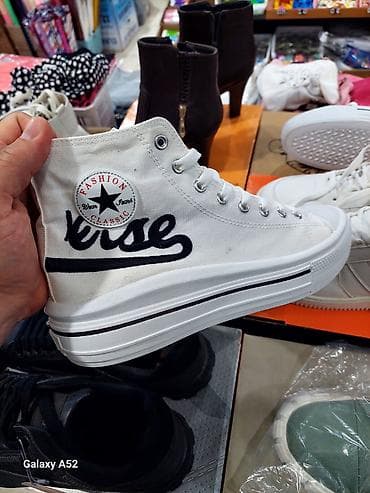 krasovkalar qadin ucun: Ağ rəngli yüksək boğazlı kətan idman ayaqqabısı - Material: nəfəsalan — 2