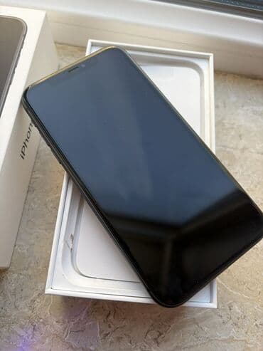 Qaşıqlar: IPhone 11, Qara, Face ID — 5