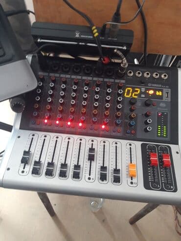 səs yazma studiyaları: Aktiv Yamaha ka80 Aparat. Boş Zalida var exod var. blutuz var flew — 3