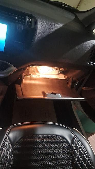 kia rio start stop: Kia Rio hatchback – ağ rəng, şəhər üçün ideal kompakt model. Texniki — 8