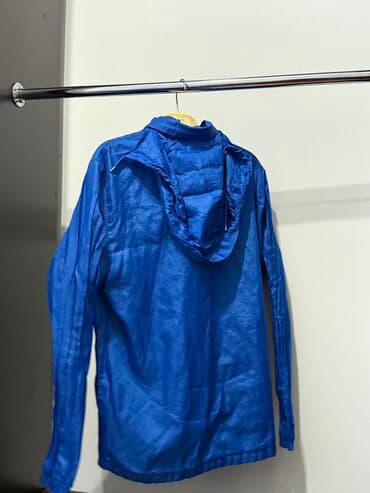 qarabağ fk forma satışı: Joma Yağmurluğ - 20 Azn
Razmer-S — 2