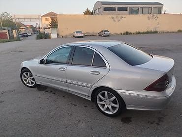 güzgü monitor: Mercedes-Benz C‑Class sedan (W203), gümüşü rəng. Texniki və xarici — 8