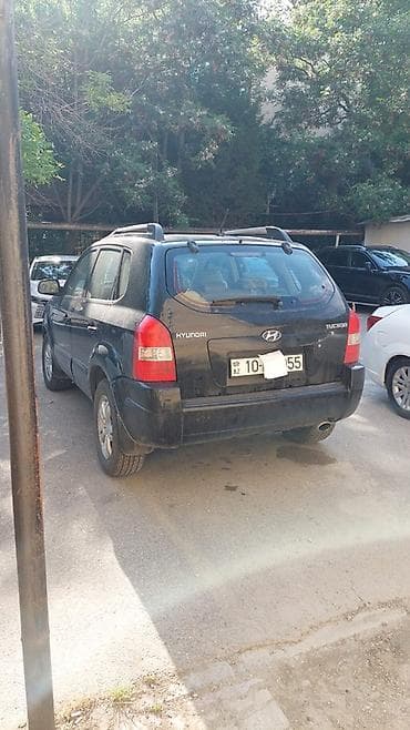 Hyundai Tucson, qara rəng, 5 qapılı SUV. İli 2006-nın sonu(2007 — 8