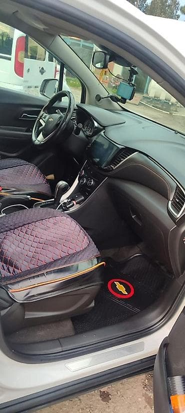 kia optima 2009: Chevrolet Trax (LT) – kompakt krossover Xüsusiyyətlər: - Kuzov: ağ — 9