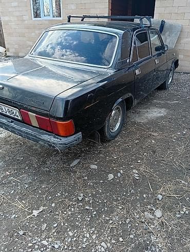 2106 masin 2005: Model: GAZ Volga 24 (sedan) Rəng: qara Kuzov: 4 qapılı, arxa ötürücülü — 2