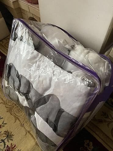 məxmər yataq dəstləri: Lüks yataq örtüyü – ağ atlas parça üzərində qara orqanza büzmələr və — 1