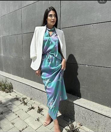 ag etek: Zərif naxışlı, uzun ipək effekti olan qadın dəsti. - Rəng — 2