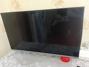 Zavcat kimi satılır. LED televizor, təxminən 32–40 düym diaqonal — 2