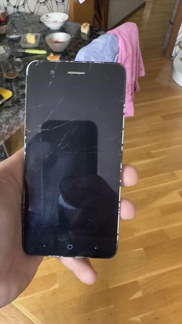 телефон fly cirrus 9: ZTE v889m, 512 GB, rəng - Mavi, Sensor — 1