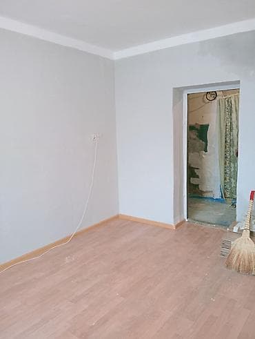 Квартиры: Otaq icarəsi/satışı üçün təklif - Parlaq və işıqlı otaq, açıq boz — 1