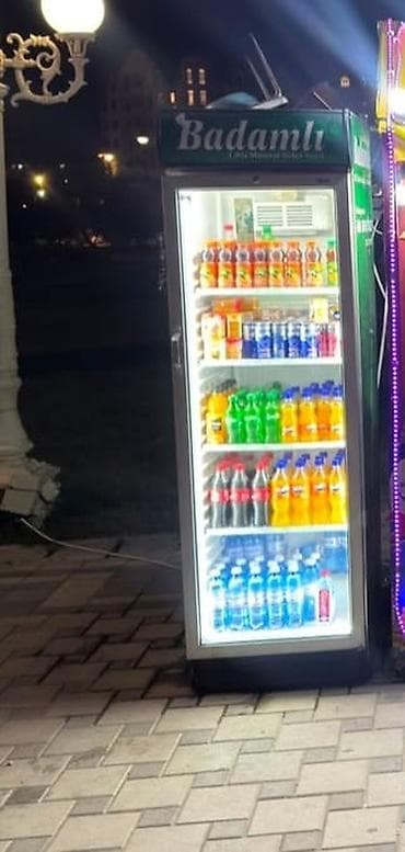Vitrin soyuducu 350 azn Əla vəziyyətdədir, tam işləkdir. Ünvan