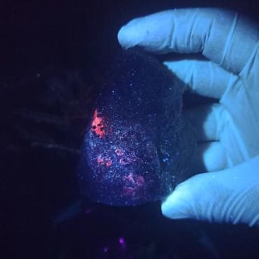 lüsturlar: Qızılı Pirit ( Pyrite ) + Yaqut ( Rubin ) tipli UV Floresan Qırmızı — 7