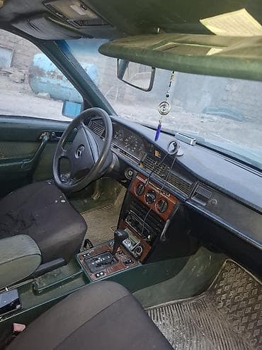 byd destroyer 05: Mercedes-Benz 190 (W201): 2 l | 1991 il Sedan — 7