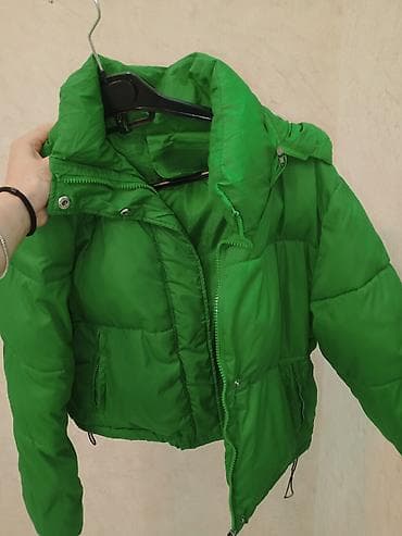 весенняя мужская верхняя одежда: Yüngül şişme qısa gödəkçə – parlaq yaşıl rəng - Model: qısa, bel — 2