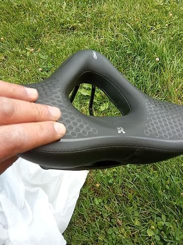 Velosiped oturacağı – ergonomik, ventilyasiya dəlikli model - Geniş — 1
