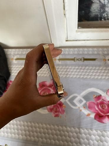 ayfon 6s 16 gb: IPhone 12 Pro, Qızılı, Face ID — 6