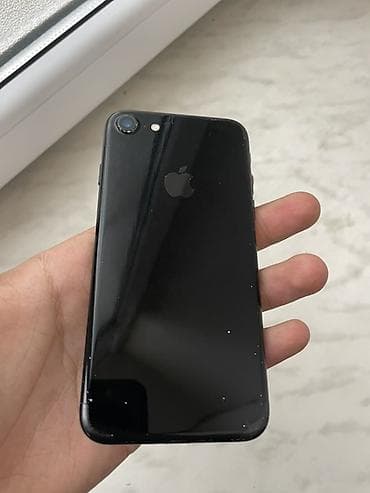 iphone 7 s ikinci el: IPhone 7, Jet Black, Barmaq izi — 3