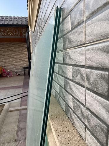 reshotka pencere: Abyekt şüşesi satılır 2boyuk olcu 2-3 balaca olcu var — 2