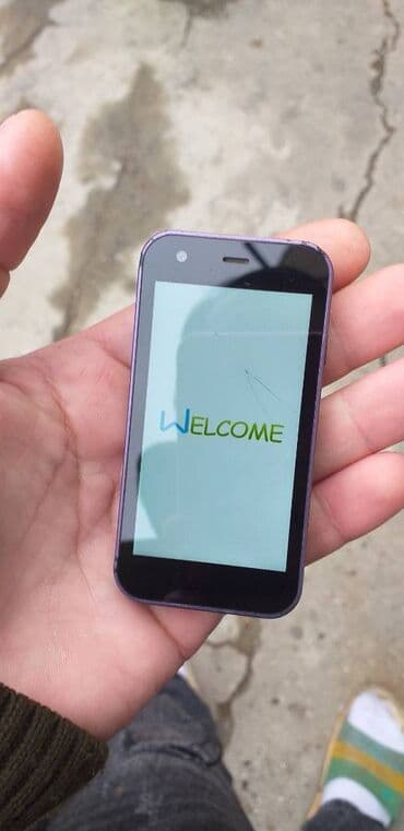 Mini smartfon – bənövşəyi rəng Xüsusiyyətlər: - Kiçik ölçülü korpus