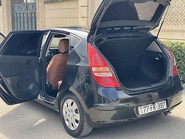 skoda rapid: Hyundai i30: 1.6 l | 2008 il Hetçbek — 10