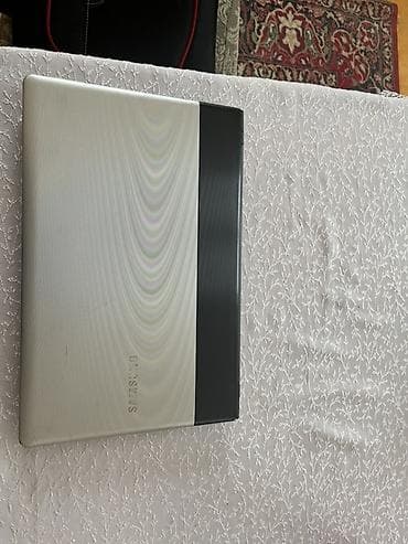 samsunq ekran: Samsung noutbuk + çanta - Model: Samsung (seriya üst qapaqda — 3