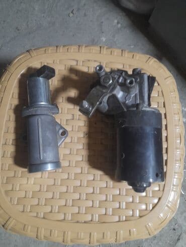 опель запчасти: Bu dəstdə avtomobil üçün iki fərqli hissə mövcuddur. Hissələrdən biri — 2