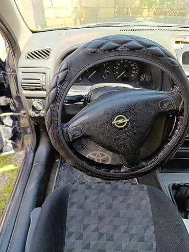 ford focus rs: Opel Astra Caravan (universał) – tünd mavi rəng, 5 qapı, geniş baqajlı — 9