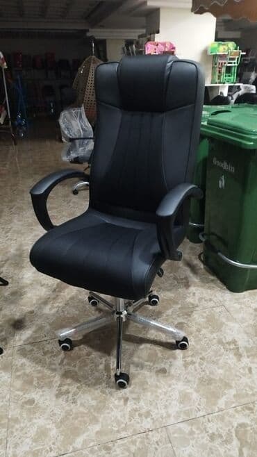 кресло для компьютера: Новый, С колесиками, Кожа — 2