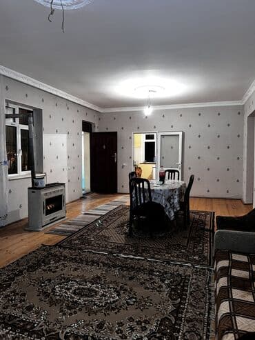 Gencede kiraye həyət evi Turkler qesebesi asvaltdan 50 metr mesafede