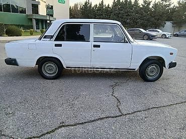 dizel az traktorlar: VAZ 2107 sedan - Kuzov: ağ rəng, 4 qapı, klassik “07” korpusu - — 5