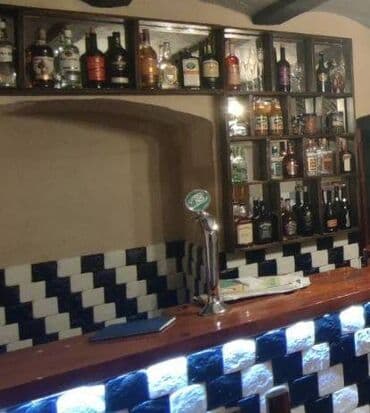 ellada sadliq sarayi unvani: Həsən Əliyev küçəsində yerləşən şərab evi HAZIR BİZNES olaraq verilir — 1