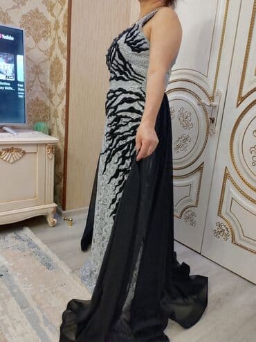 вечерние платья на новый год: Zərif axşam/ziyafət geyimi - Rəng: gümüşü boz krujeva əsas, qara — 6