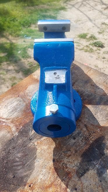 Двери и комплектующие: Məngənə metal .Sovet istehsalı.Yaxşı vəziyyətdə.Çəkisi 20 kq.Çənələrin — 5