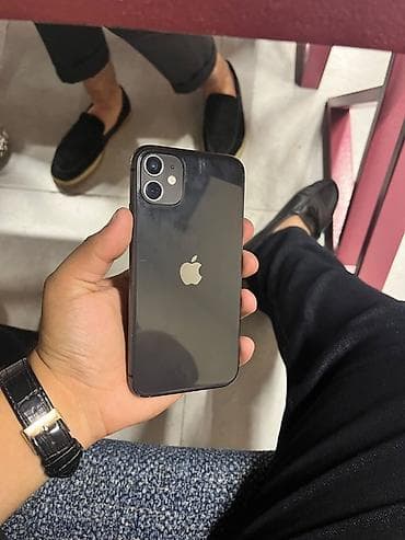 apple 5 s: IPhone 11, 64 GB, Qara, Face ID — 1