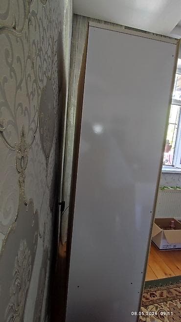 şkaflar ucuz: Şüşə vitrindən ibarət dekorativ dolab - Material: ağ laminat korpus — 2