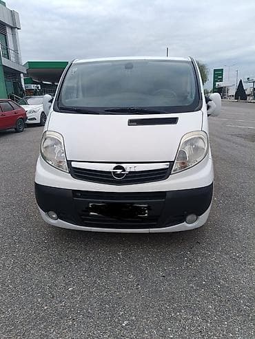 Opel Vivaro: 2.2 l | 2012 il 280000 km Van/Minivan