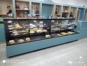 böyük soyuducu: Yüksək keyfiyyətdə şirniyyat vitrinlərinin istənilən ölçü və dizaynda — 26