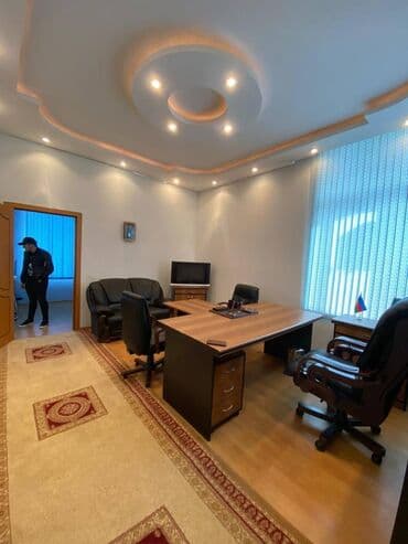 obyek: Əhmədlidə ukraina meydanı tərəfdə yerləşən ümumi sahəsi 130 kv,m olan — 1