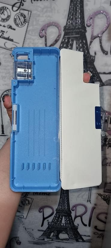 qara qələmlə çəkilmiş şəkillər: Məhsul: Su rəsmi temalı, mavi rəngli iki tərəfli qələm qabı - Dizayn — 4