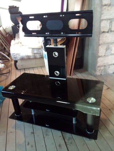 аренда помещения под салон красоты: Новый, Прямой ТВ стенд, С полками, Стеклянный, Малайзия — 4