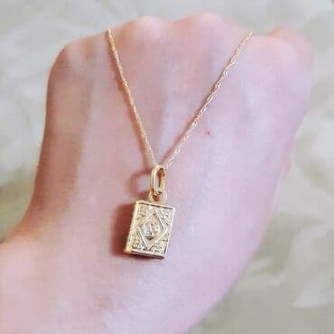 1 qram gümüşün qiyməti 2021: Dəstə daxildir: Sep, Kulon, Sarı qızıl, 750 Əyar, 339 g — 2