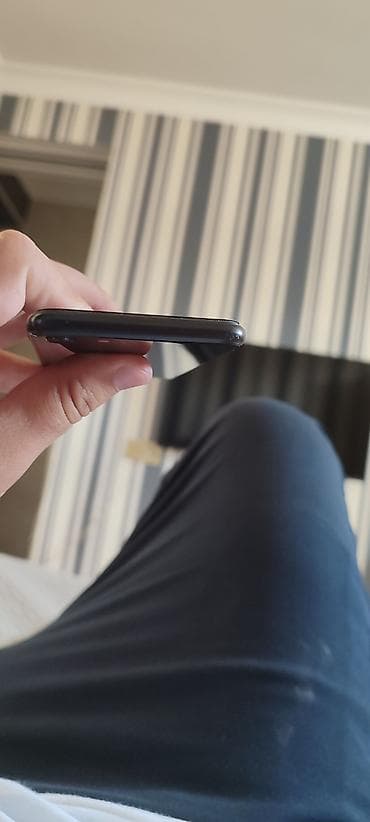 iphone 8 64: 64 GB, Qara, Barmaq izi — 9