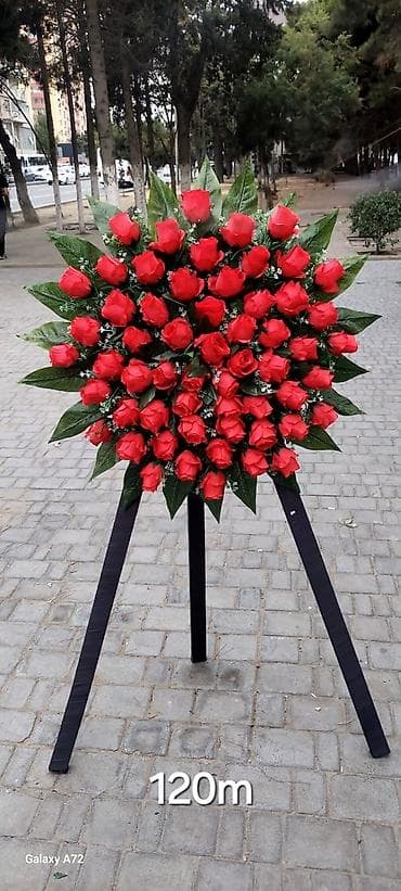 cələng: 🔴 Süni gül çələngləri 
🌐 Ün. Əcəmi m yaxinlığı 
📎 13 — 8