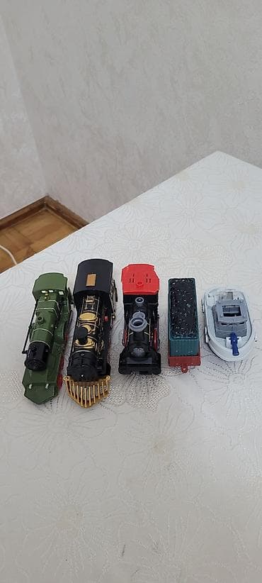 Игрушечные поезда