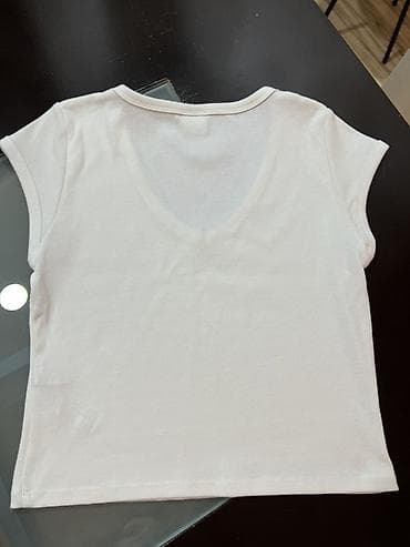 şort: Bershka qadın T‑şörtü Hər biri 15 azn Berşka 10 azn - Rəng: açıq — 3