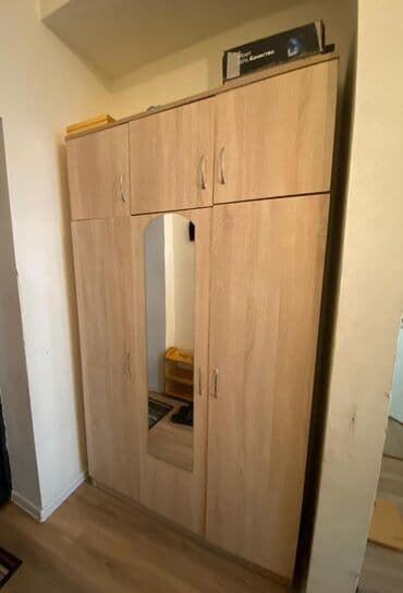 Divanlar: İşlənmiş, Düz dolab, Qarderob, paltar dolabı — 1