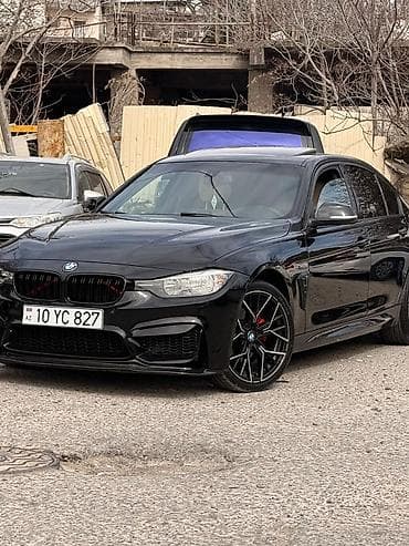 BMW 3 Series sedan – qara rəng, idman üslublu eksteryer paketi ilə