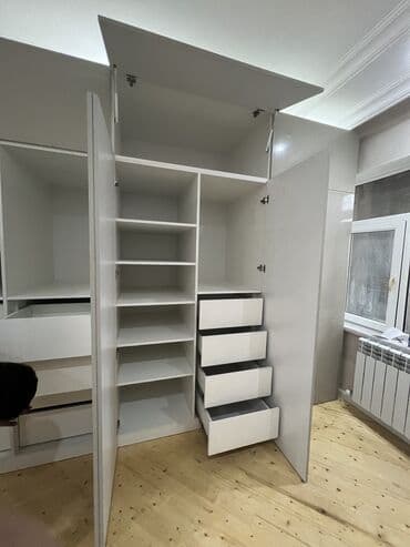 ışkaf: Düz dolab, Yataq otağı üçün, Paltar üçün, Açılan, Korpuslu, 5 qapı — 10