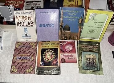 ereb pulu: Kitabların hər biri 1 azn. Minimum 5 kitab alana istənilən metro — 2