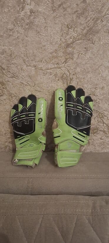 ovcu baliqci arsenal mağazasi: Yaşıl və qara rənglərdə olan bu qapıçı əlcəkləri müxtəlif idman — 1